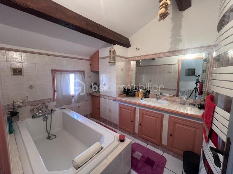 Maison en pierre - 223 m² - 9 pièces