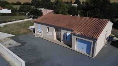 Maison traditionnelle - 93 m² - 4 pièces