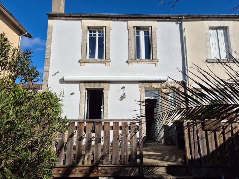 Maison - 90 m² - 5 pièces