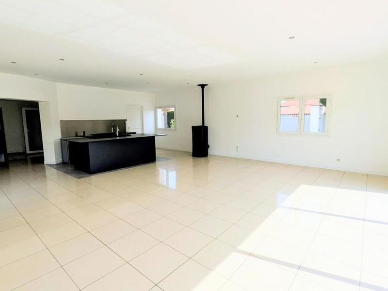 Maison - 280 m² - 7 pièces