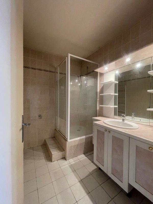 Appartement - 96 m² - 5 pièces