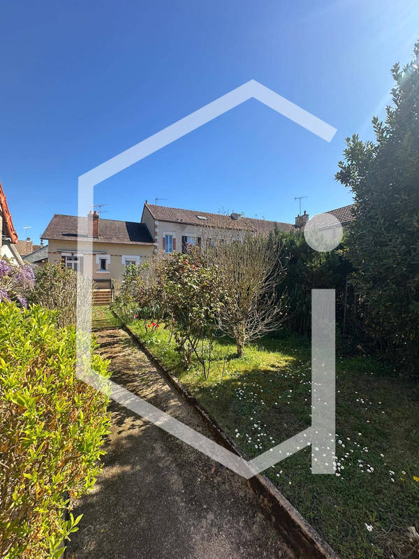 Maison - 80 m² - 4 pièces