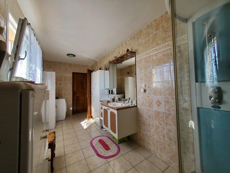 Maison - 220 m² - 5 pièces