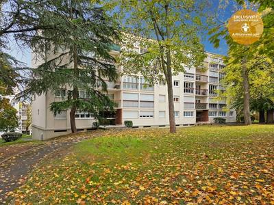 Appartement - 99 m² - 5 pièces