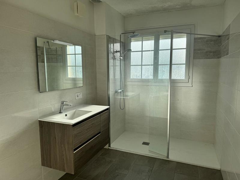 Maison - 121 m² - 6 pièces