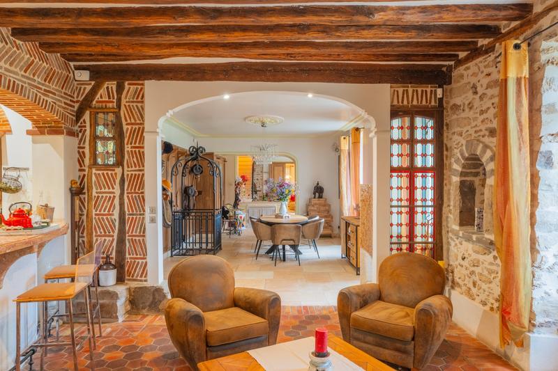 Demeure - 654 m² - 29 pièces