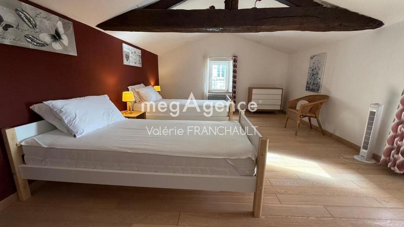 Maison - 211 m² - 10 pièces