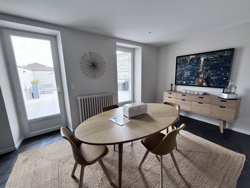 Maison traditionnelle - 530 m² - 16 pièces