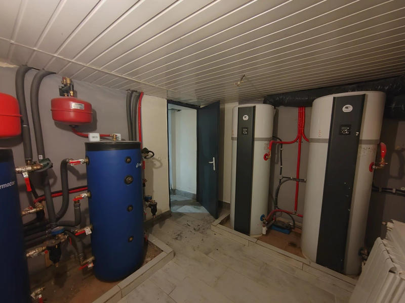 Maison - 300 m² - 16 pièces