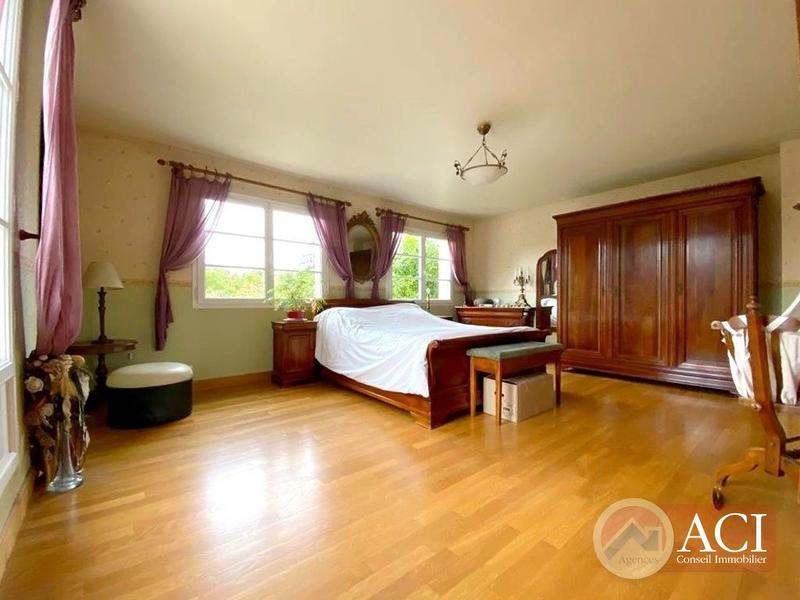 Maison - 264 m² - 11 pièces