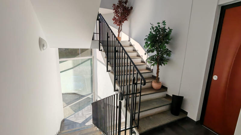 Appartement - 99 m² - 4 pièces