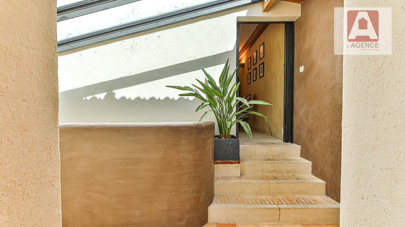 Maison - 233 m² - 8 pièces