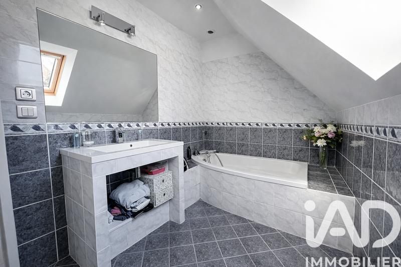 Maison - 146 m² - 7 pièces