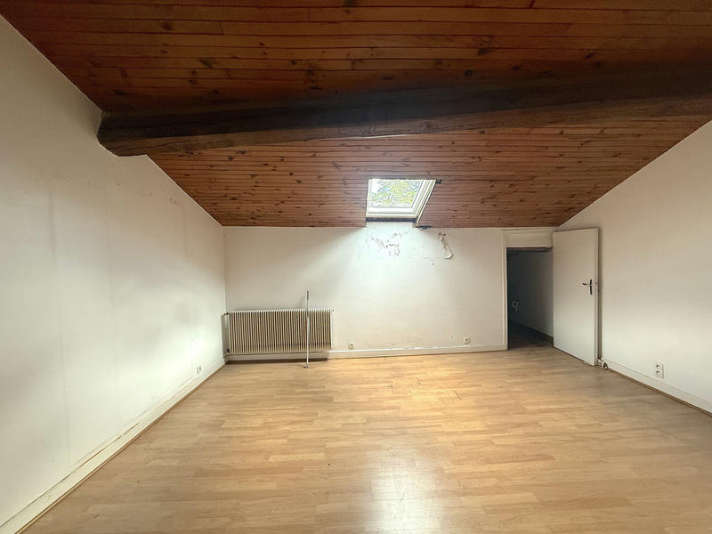 Maison - 249 m² - 9 pièces