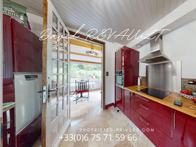 Maison - 180 m² - 9 pièces