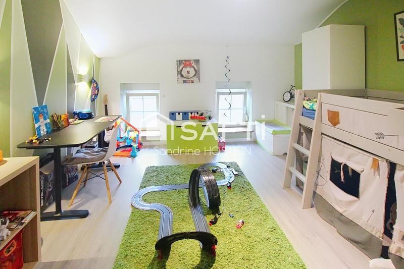 Maison - 284 m² - 10 pièces