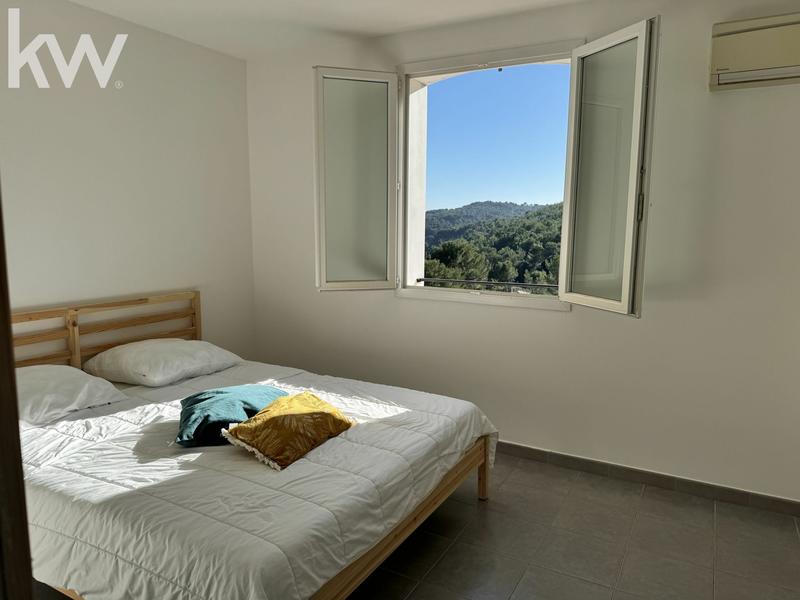 Maison - 201 m² - 7 pièces