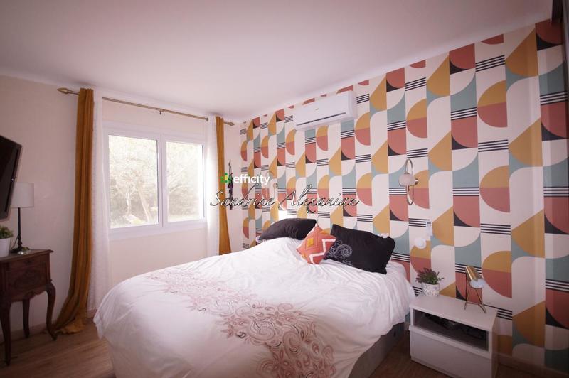 Maison - 200 m² - 6 pièces