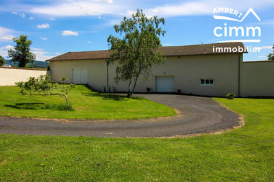 Maison - 208 m² - 8 pièces