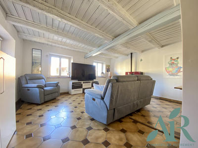 Maison traditionnelle - 192 m² - 7 pièces