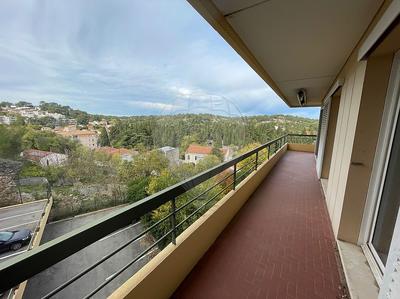 Appartement - 87 m² - 3 pièces