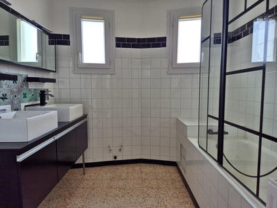 Appartement - 95 m² - 4 pièces