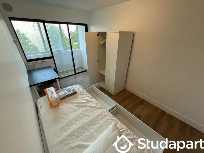 Chambre - 11 m² - 1 pièce