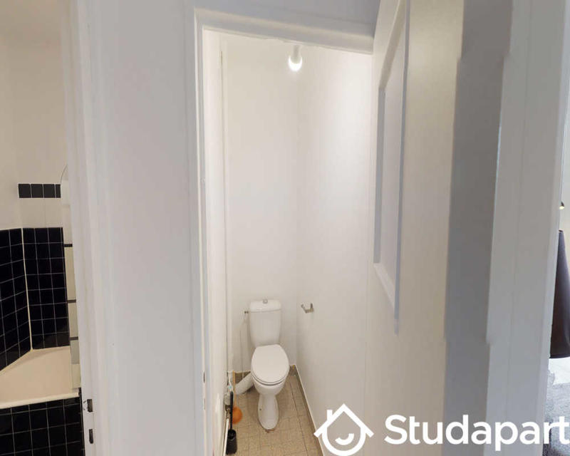 Chambre - 70 m² - 1 pièce