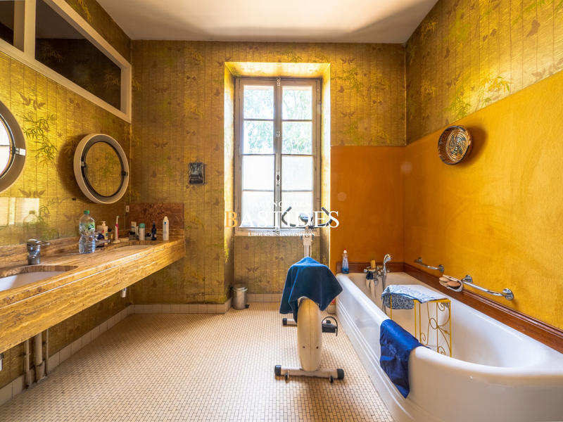 Château - 377 m² - 11 pièces