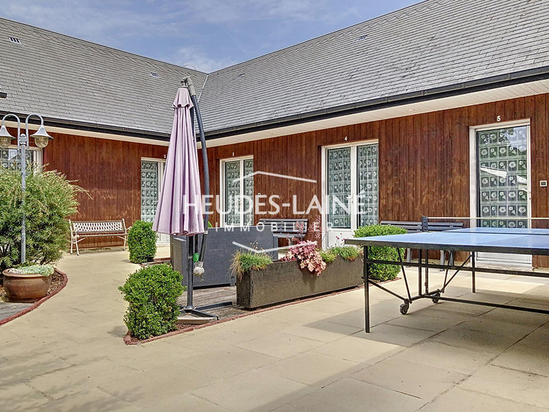 Maison - 309 m² - 12 pièces