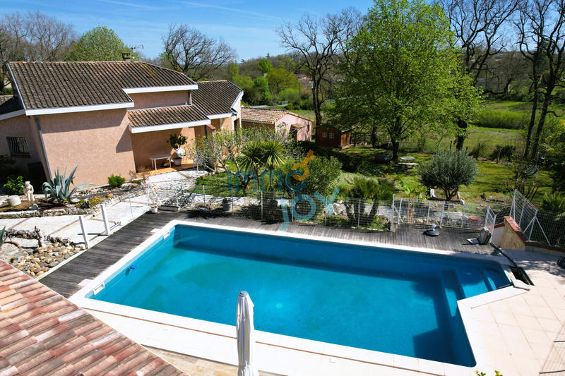 Maison - 156 m² - 5 pièces