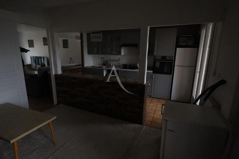 Maison - 237 m² - 11 pièces