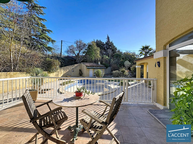 Maison - 163 m² - 6 pièces