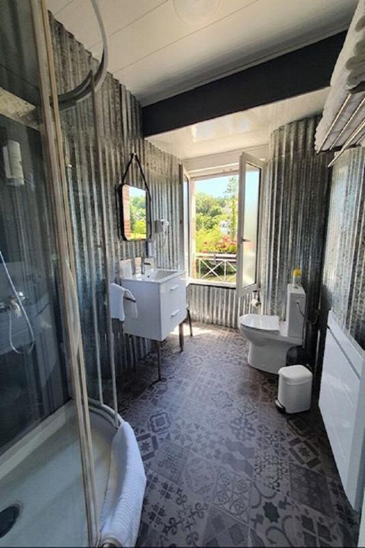 Maison - 259 m² - 12 pièces