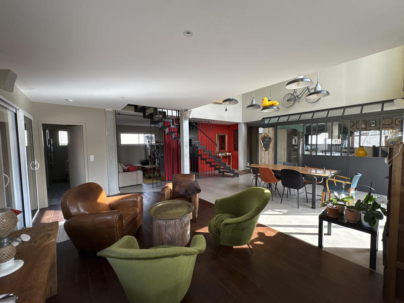 Maison - 228 m² - 7 pièces