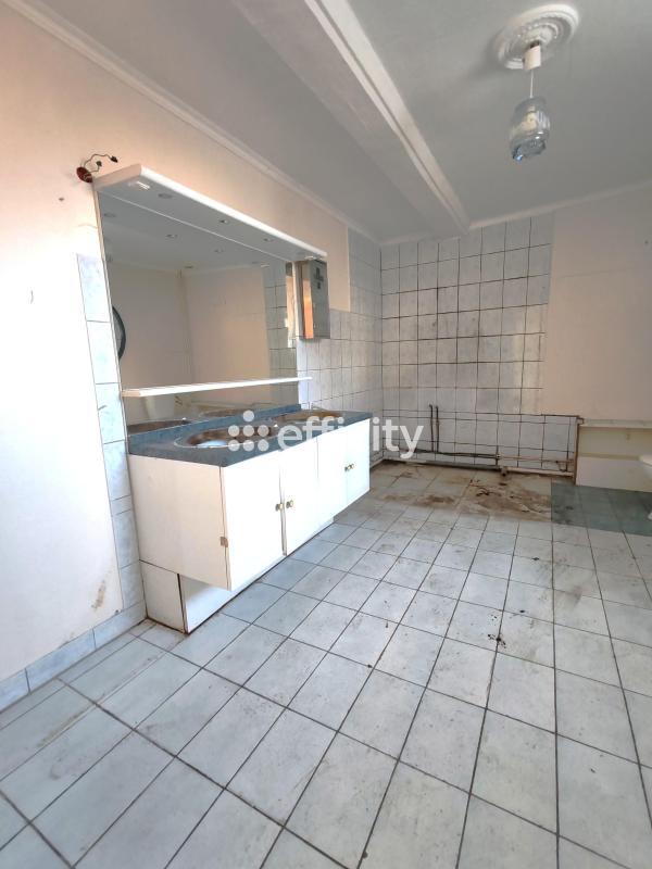 Maison - 310 m² - 12 pièces