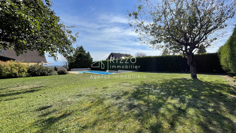 Maison - 246 m² - 9 pièces