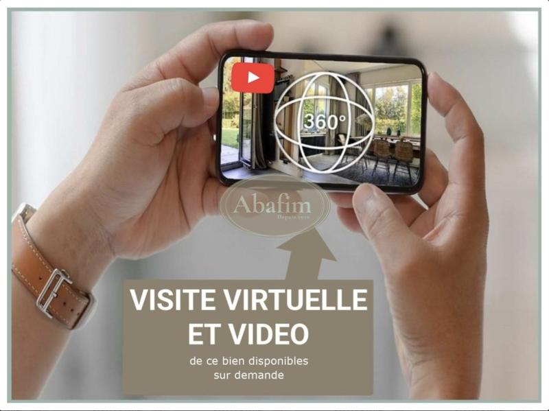 Maison - 300 m² - 10 pièces