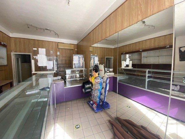 Local commercial - 140 m²