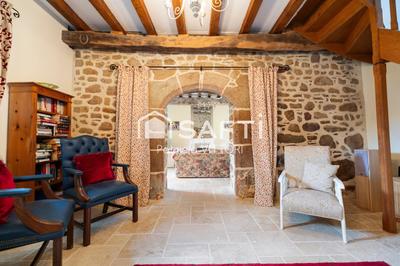 Maison - 222 m² - 8 pièces