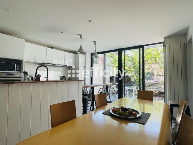 Maison - 186 m² - 7 pièces