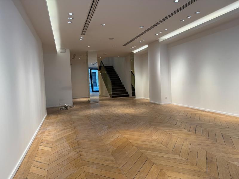 Local commercial - 150 m² - 2 pièces