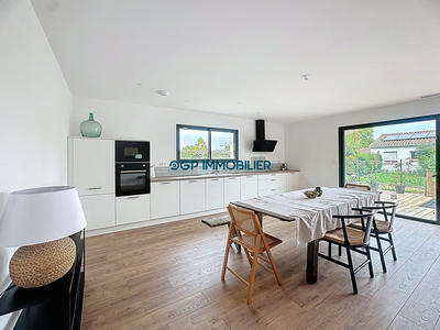 Maison - 110 m² - 4 pièces