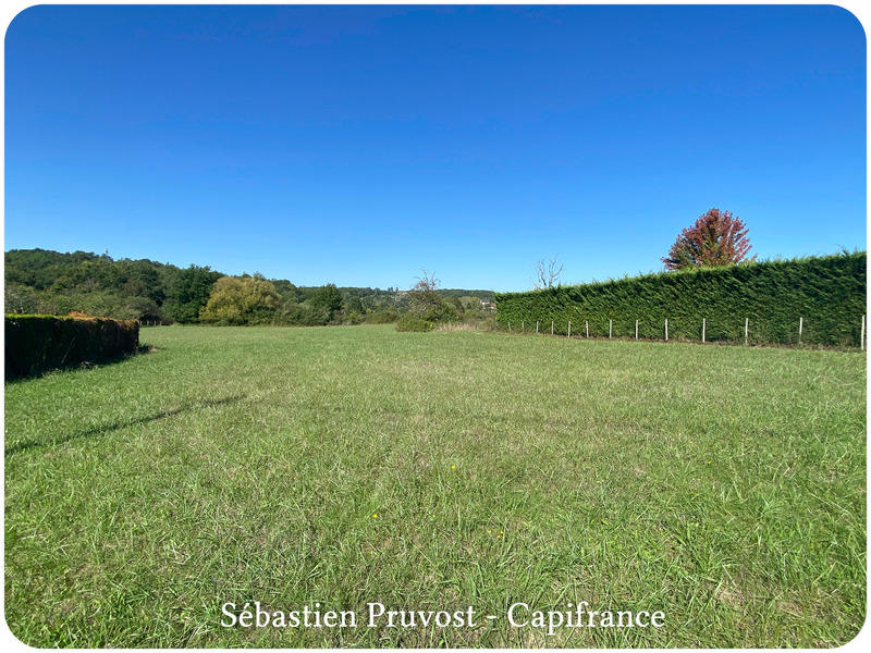 Terrain constructible - 1 500 m²