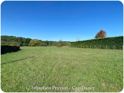 Terrain constructible - 1 500 m²