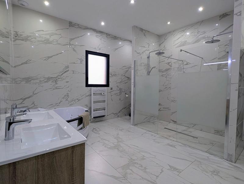 Maison - 332 m² - 6 pièces