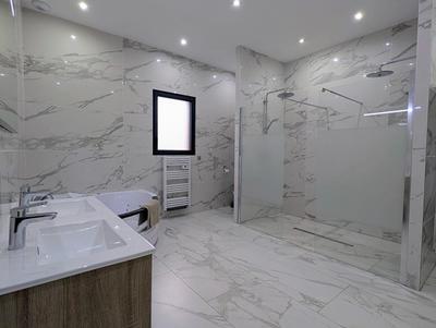 Maison - 332 m² - 6 pièces