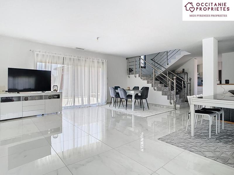 Maison - 137 m² - 5 pièces