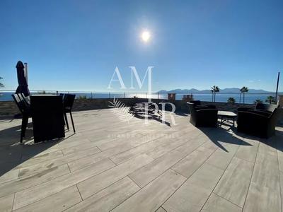 Appartement - 125 m² - 5 pièces