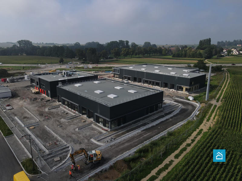 Local d'activités - 210 m²